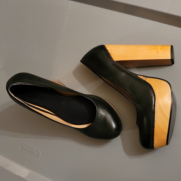 Platform heels - Picture 1 of 5